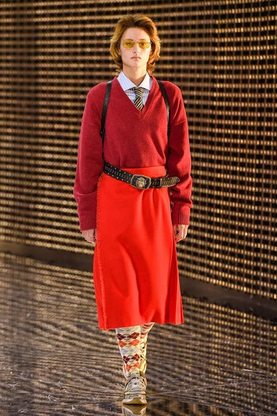 Look 60